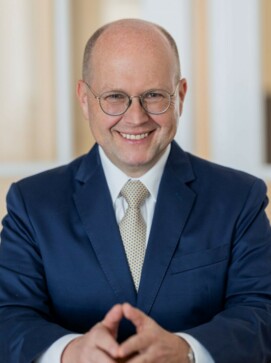 Adler gross
